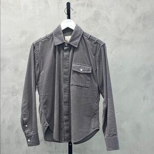 Men's Gray Button-Up Shirt